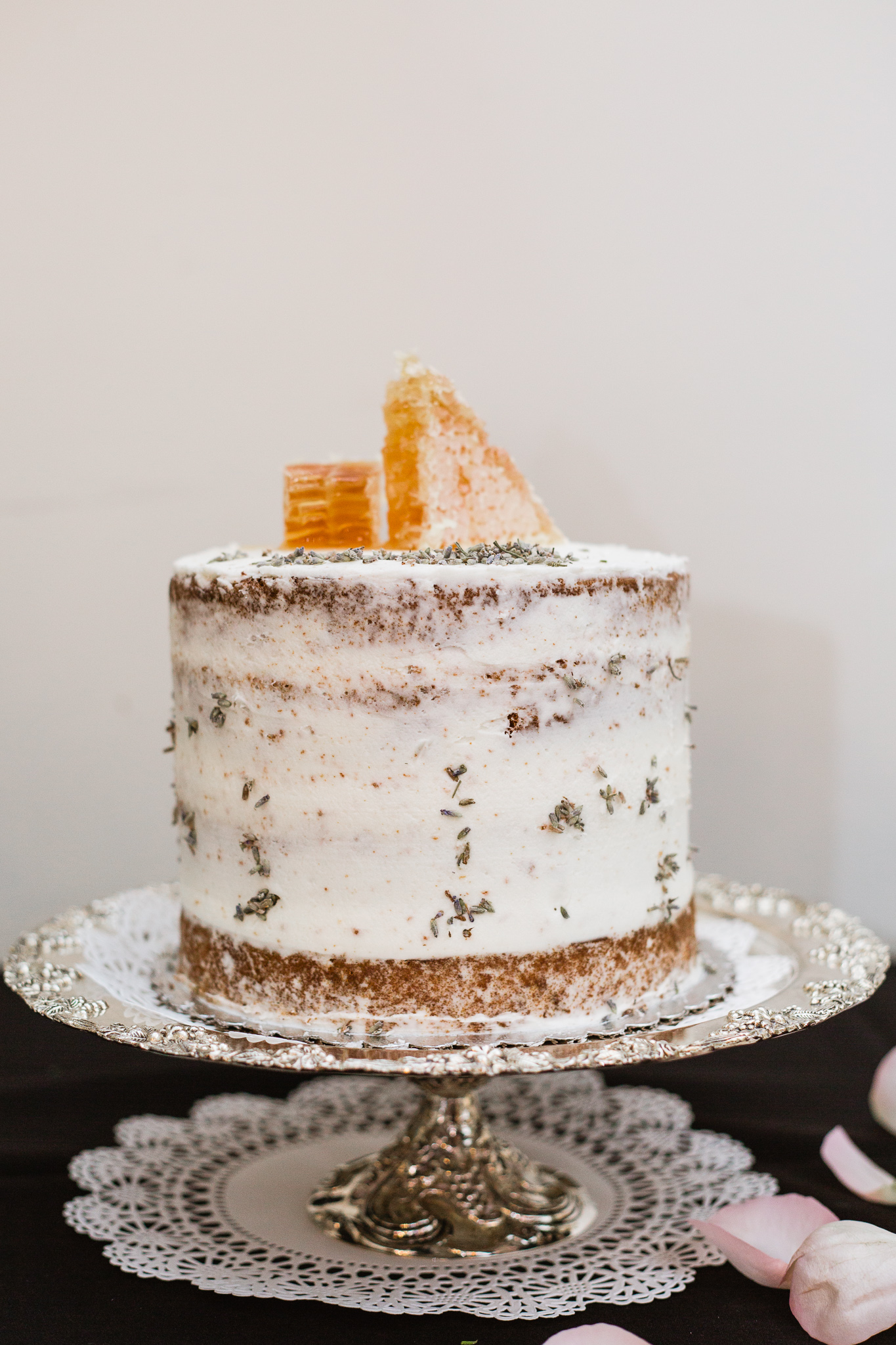 Vintage inspired honeycomb and lavender wedding cake by Bear and the Honey Phoenix by wedding photographers PMA Photography.