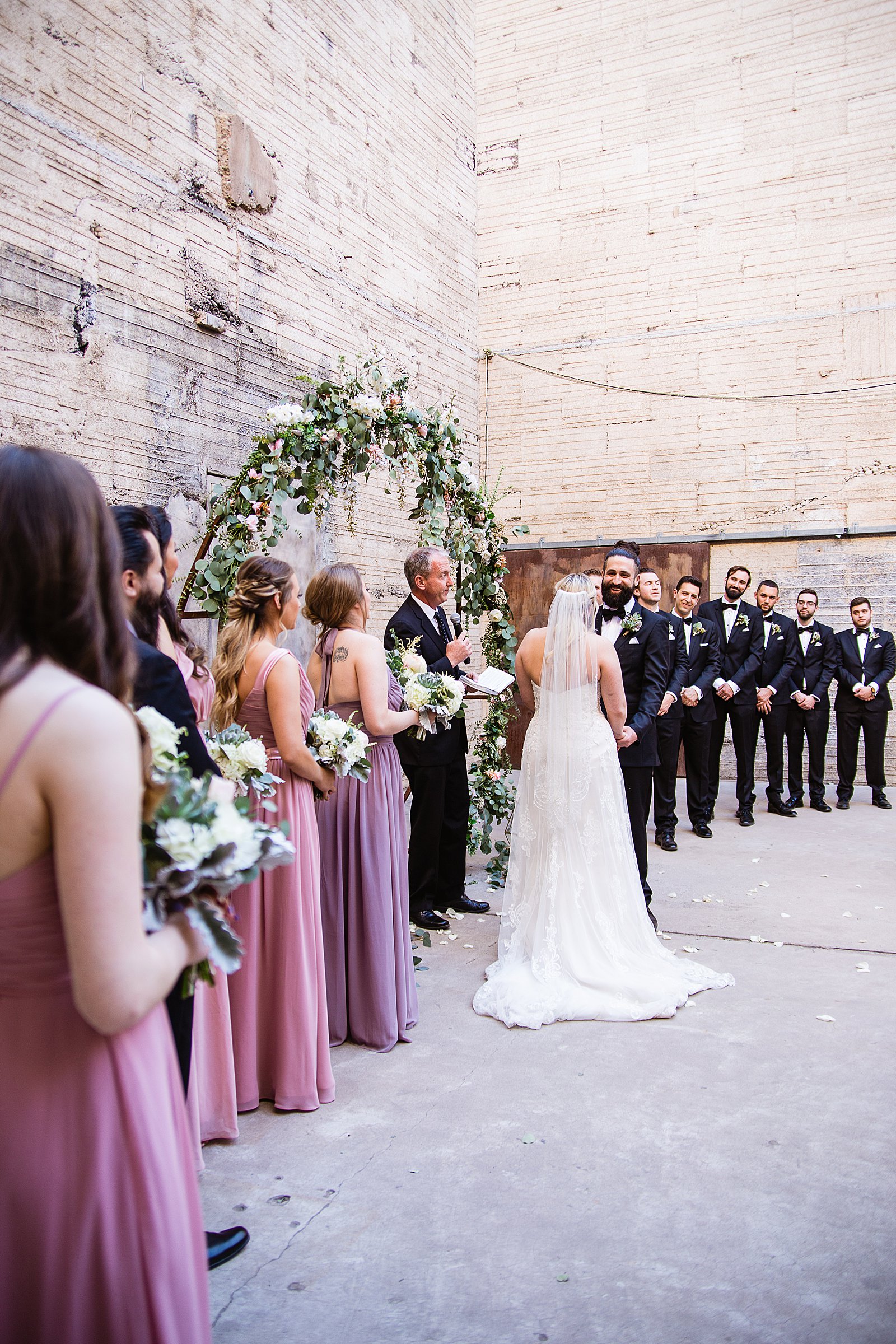 Wedding ceremony at The Ice House by Phoenix wedding photographer PMA Photography.