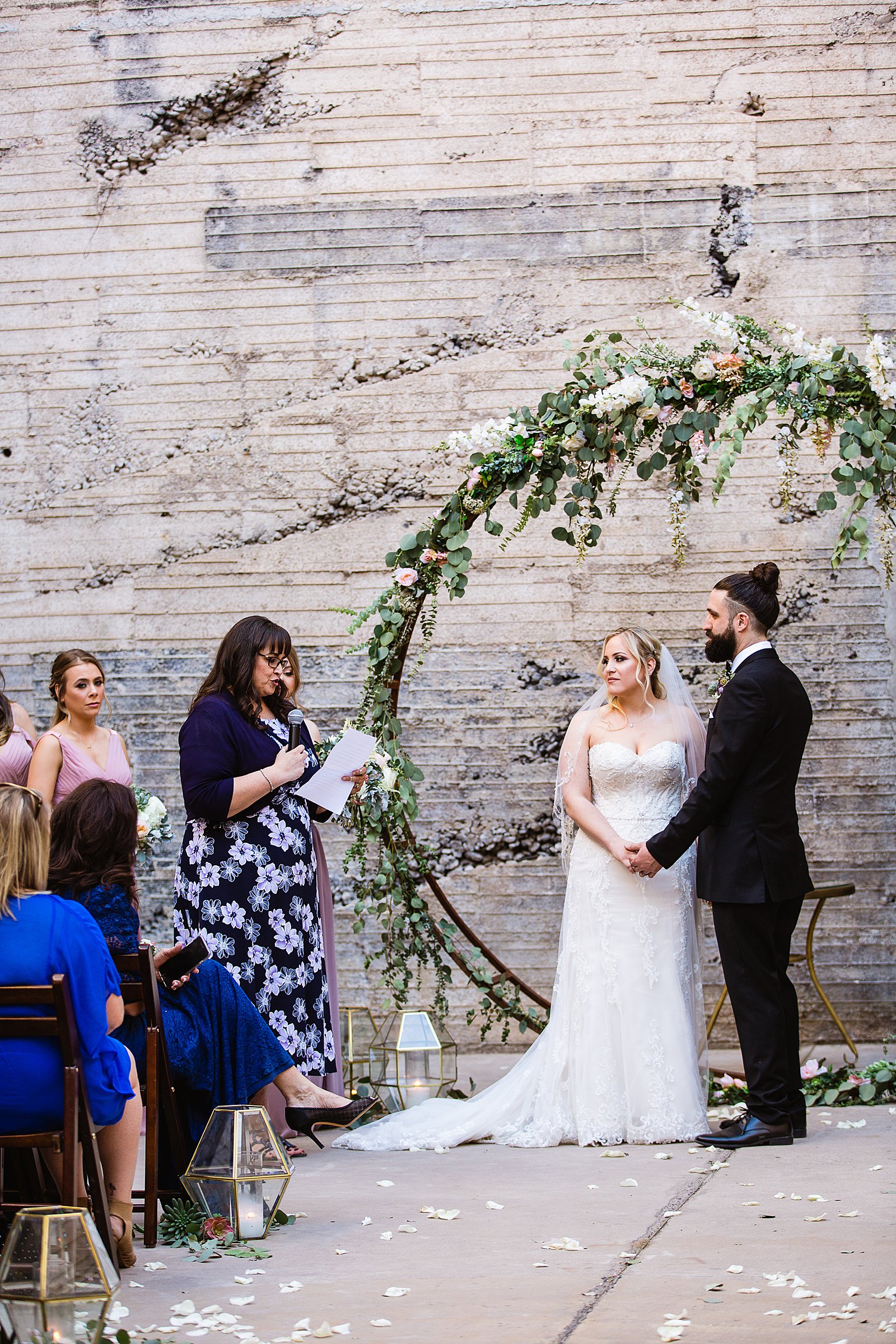 Wedding ceremony at The Ice House by Phoenix wedding photographer PMA Photography.