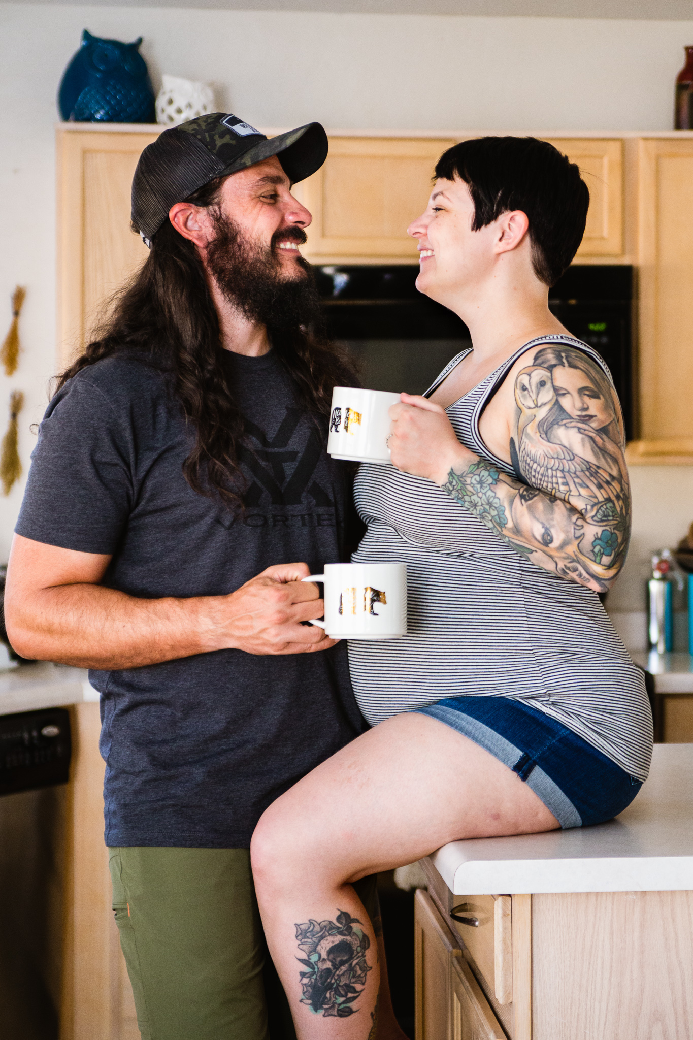 DIY at home lifestyle maternity session by PMA Photography.