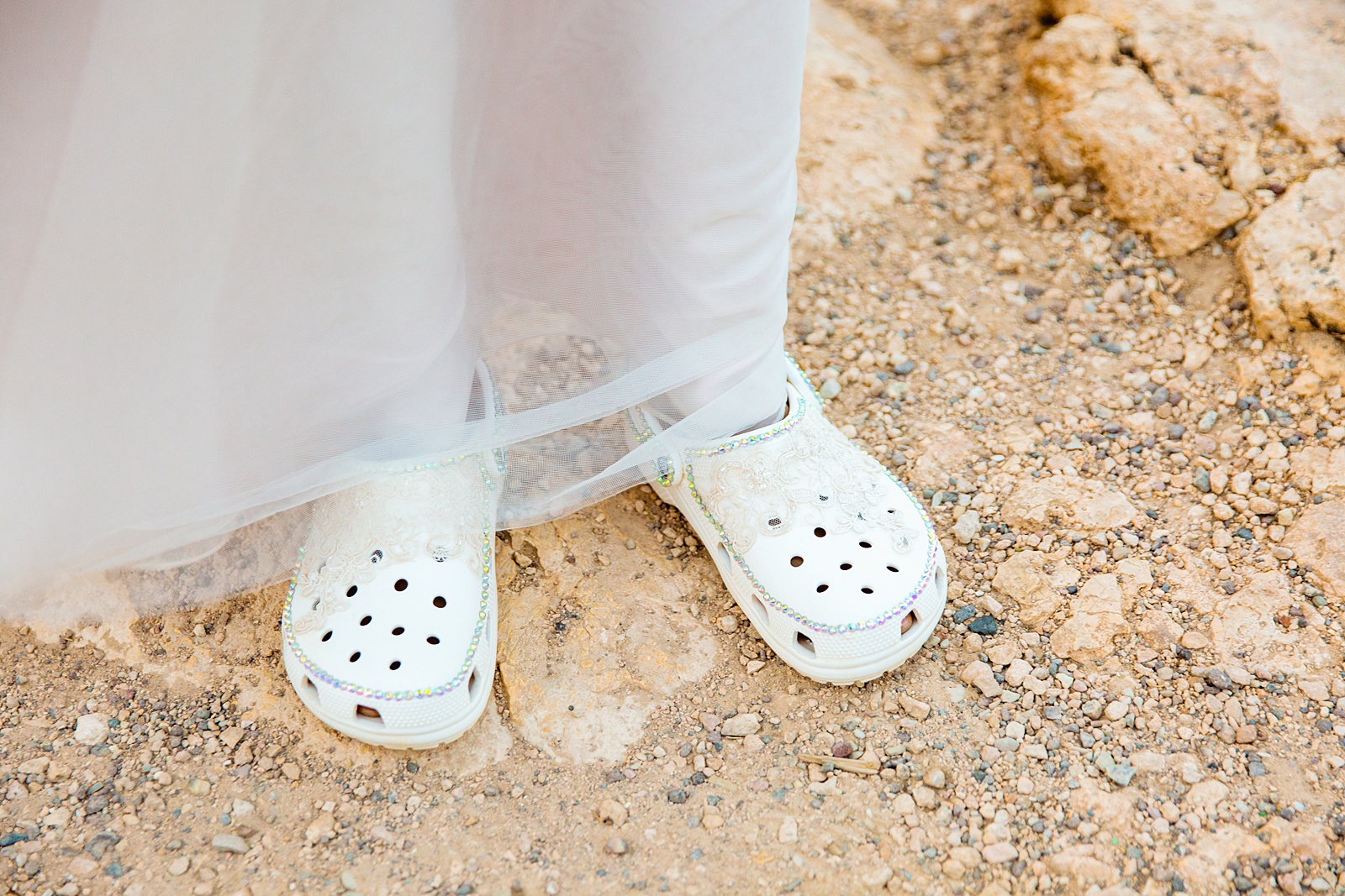 Bride's custom wedding crocks for her wedding day by PMA Photography.