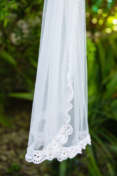 Bride's simple and timeless veil for her Arizona Historical Society wedding by PMA Photography.