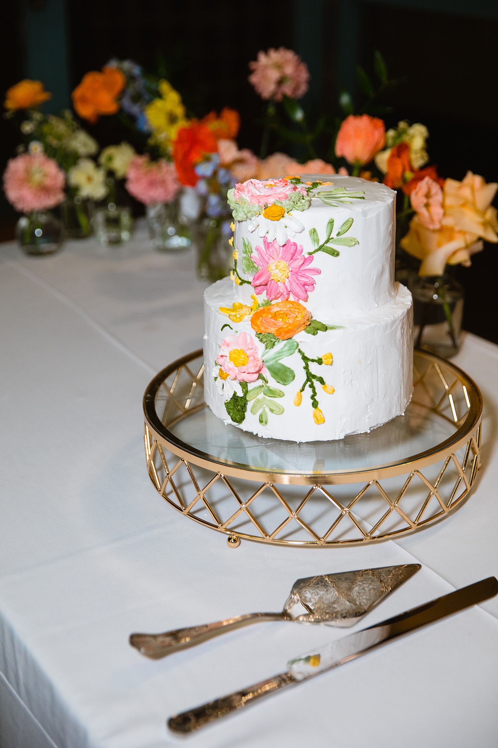 Home-made wedding cake by Arizona wedding photographer PMA Photography.