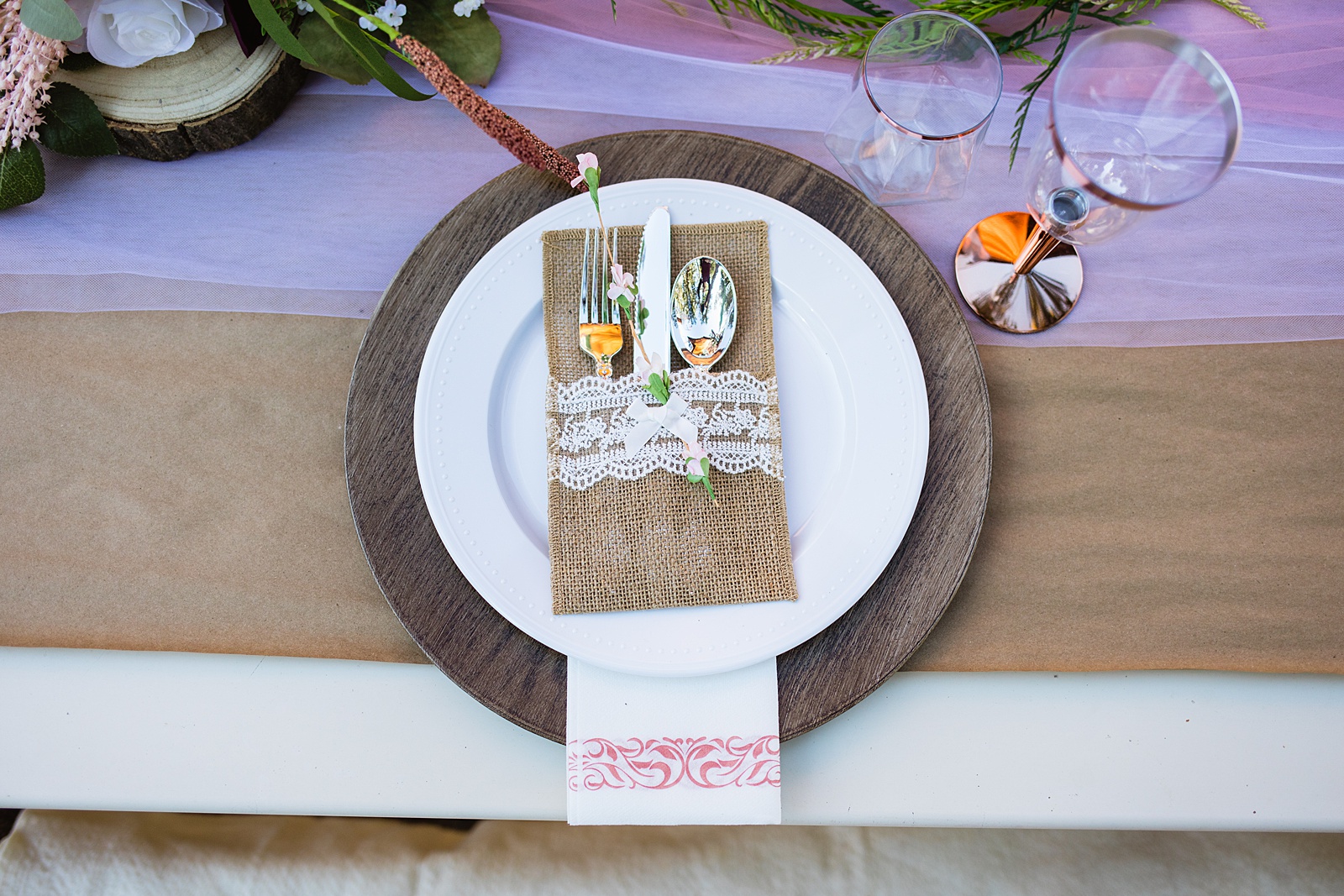 Boho table settings at Mogollon Rim wedding reception by Northern Arizona wedding photographer PMA Photography.
