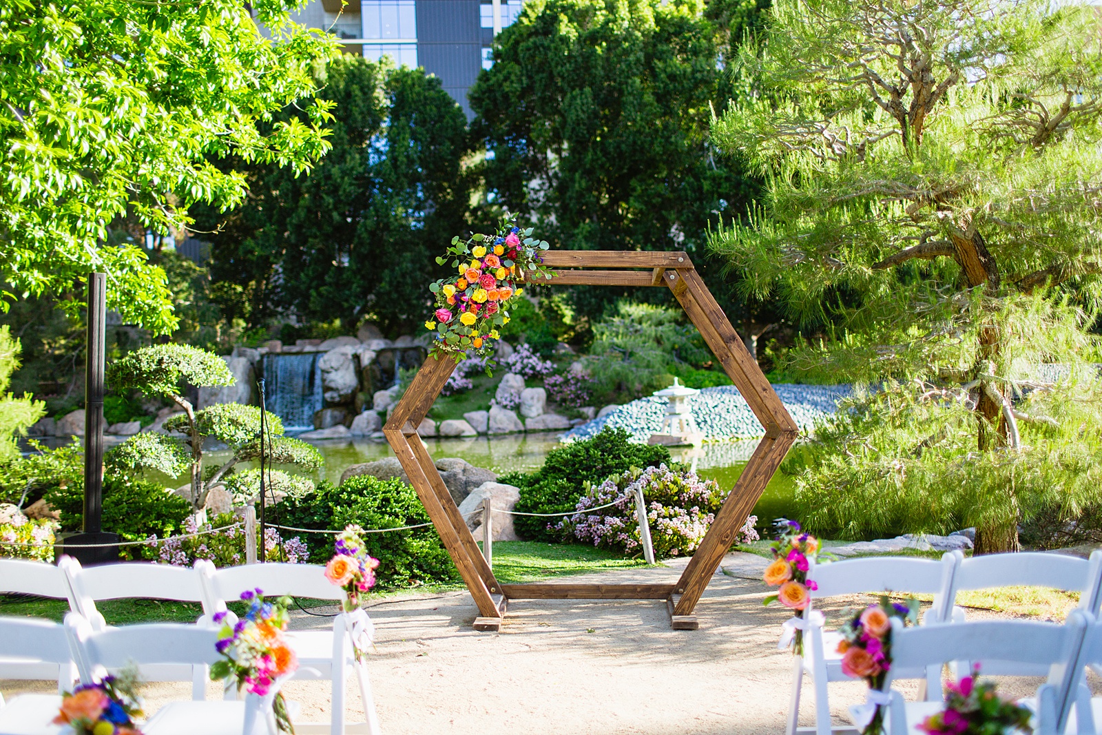 Wedding ceremony at Japanese Friendship Garden by Phoenix wedding photographer PMA Photography.